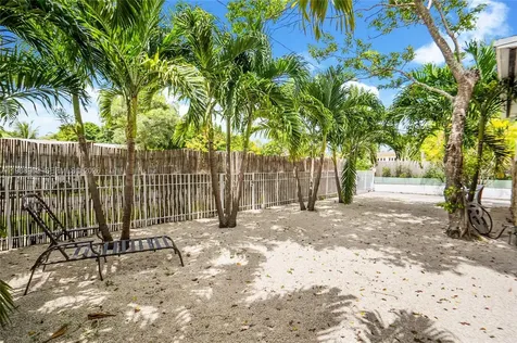 113 SW 2nd Street Hallandale Beach FL 33009