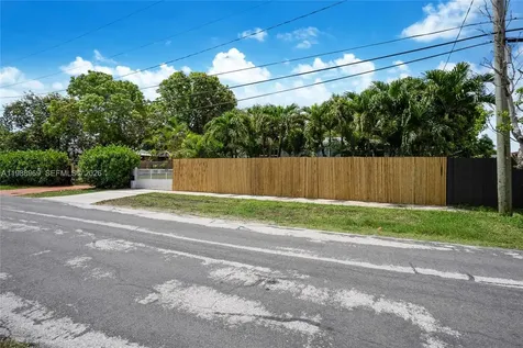 113 SW 2nd Street Hallandale Beach FL 33009