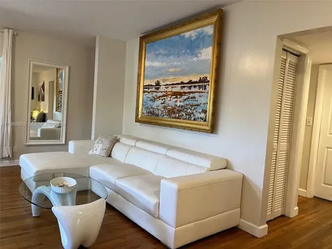113 SW 2nd Street Hallandale Beach FL 33009