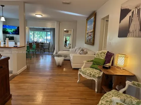 113 SW 2nd Street Hallandale Beach FL 33009