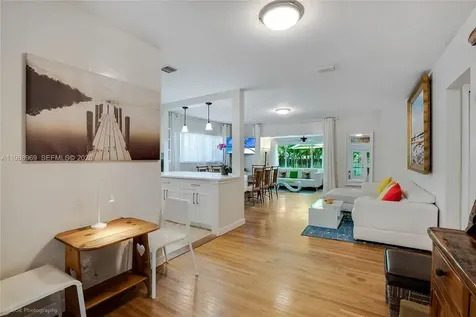 113 SW 2nd Street Hallandale Beach FL 33009