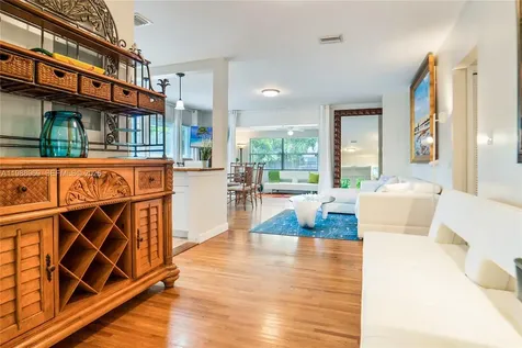 113 SW 2nd Street Hallandale Beach FL 33009