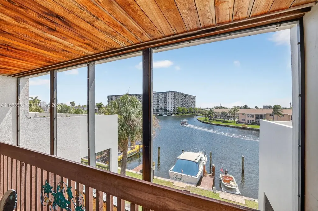 1100 SE 5th Court Pompano Beach FL 33060