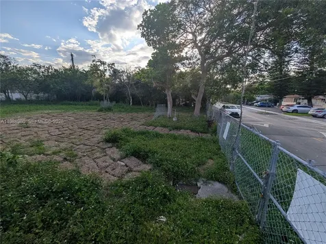660 NE 86th Street Miami FL 33138