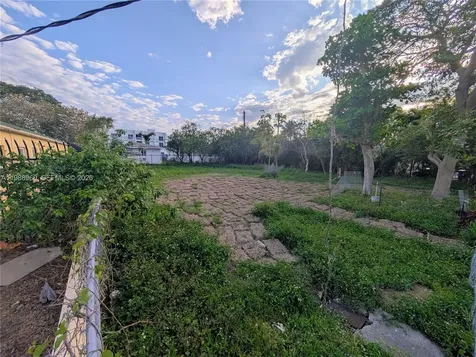 660 NE 86th Street Miami FL 33138