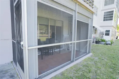 2800 NW 47th Terrace Lauderdale Lakes FL 33313