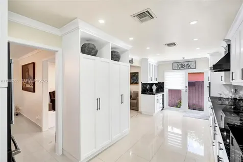 5614 Flagler Street Hollywood FL 33023