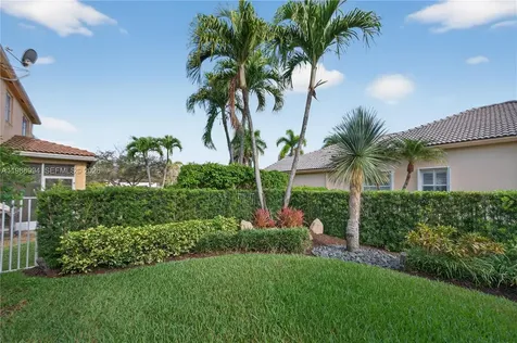 1512 Maple Drive Weston FL 33327