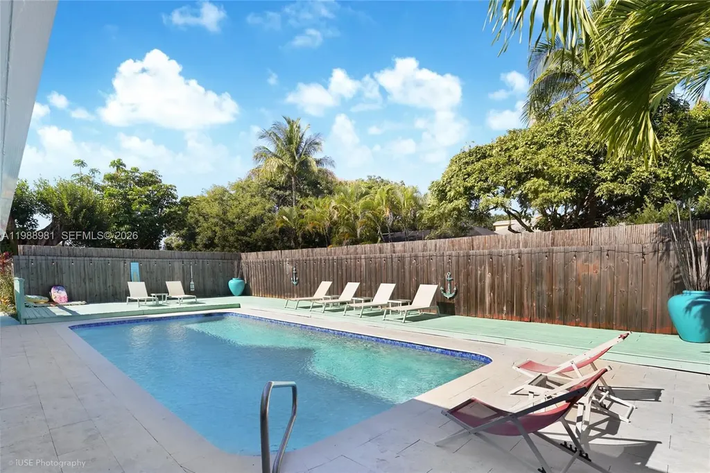 212 SW 1st Avenue Hallandale Beach FL 33009