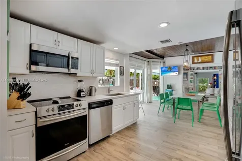 212 SW 1st Avenue Hallandale Beach FL 33009