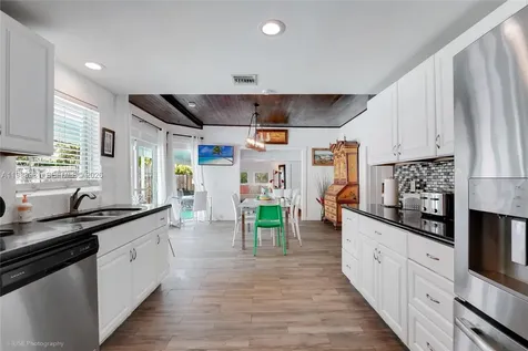 212 SW 1st Avenue Hallandale Beach FL 33009