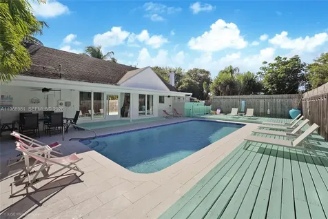 212 SW 1st Avenue Hallandale Beach FL 33009