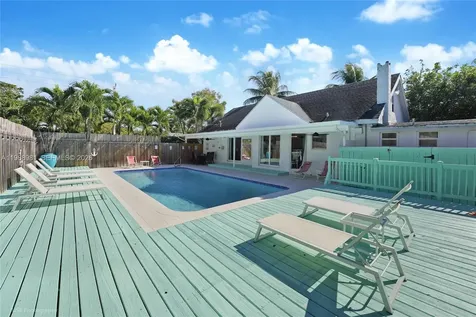 212 SW 1st Avenue Hallandale Beach FL 33009