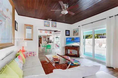 212 SW 1st Avenue Hallandale Beach FL 33009