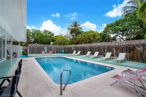 212 SW 1st Avenue Hallandale Beach FL 33009