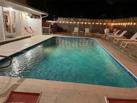 212 SW 1st Avenue Hallandale Beach FL 33009