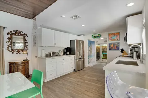 212 SW 1st Avenue Hallandale Beach FL 33009
