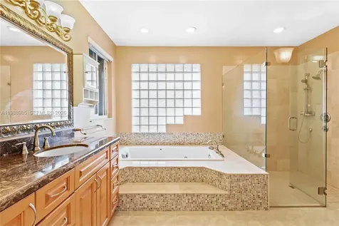 10091 NW 7th Street Plantation FL 33324