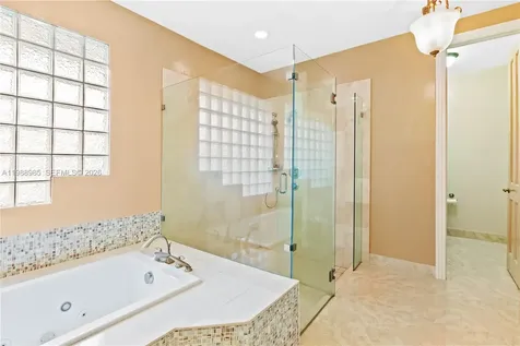 10091 NW 7th Street Plantation FL 33324