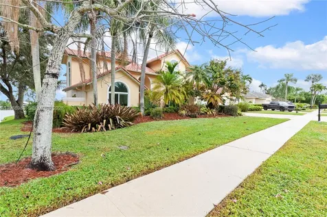10091 NW 7th Street Plantation FL 33324