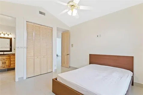 10091 NW 7th Street Plantation FL 33324