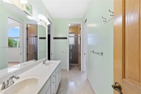 10091 NW 7th Street Plantation FL 33324