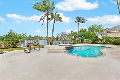 10091 NW 7th Street Plantation FL 33324