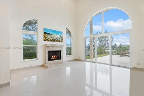 10091 NW 7th Street Plantation FL 33324