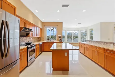 10091 NW 7th Street Plantation FL 33324