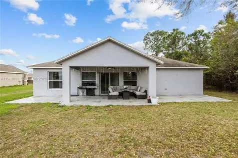 3990 SW Halcomb Street Port St. Lucie FL 34953