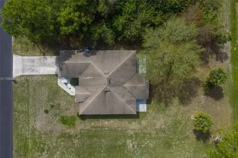 3990 SW Halcomb Street Port St. Lucie FL 34953
