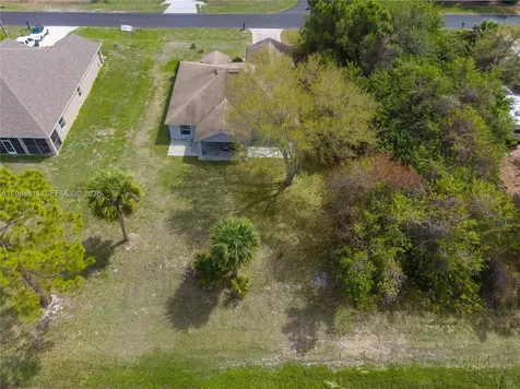 3990 SW Halcomb Street Port St. Lucie FL 34953