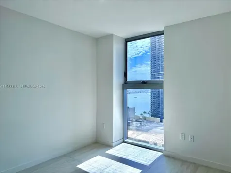 77 SE 5th Street Miami FL 33131