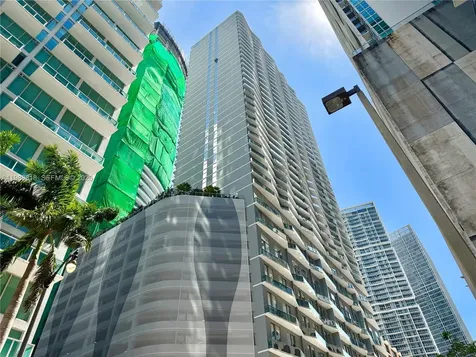 77 SE 5th Street Miami FL 33131