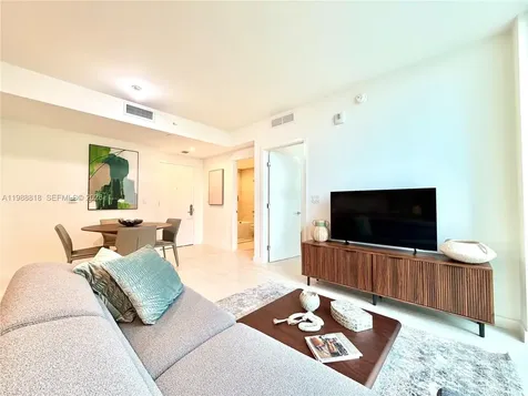 77 SE 5th Street Miami FL 33131