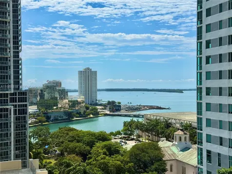 77 SE 5th Street Miami FL 33131