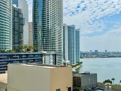 77 SE 5th Street Miami FL 33131