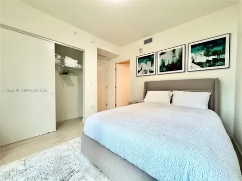 77 SE 5th Street Miami FL 33131