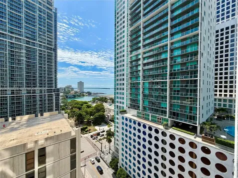 77 SE 5th Street Miami FL 33131