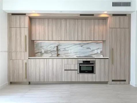 77 SE 5th Street Miami FL 33131