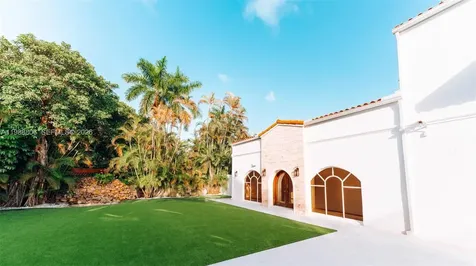 2525 Indian Mound Trail Coral Gables FL 33134