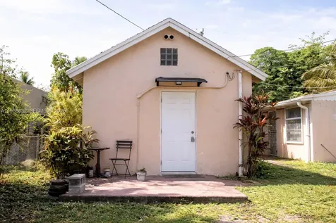 6250 NW Miami Place Miami FL 33150