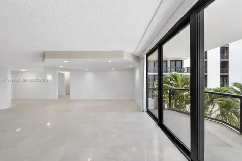 19667 Turnberry Way Aventura FL 33180