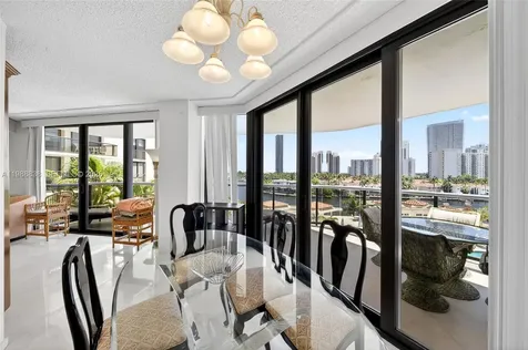 19667 Turnberry Way Aventura FL 33180