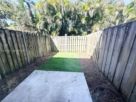 6131 SW 42nd Court Davie FL 33314