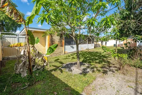 2010 NW 185th Terrace Miami Gardens FL 33056