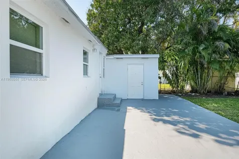 529 NW 42nd Street Miami FL 33127