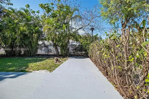 529 NW 42nd Street Miami FL 33127