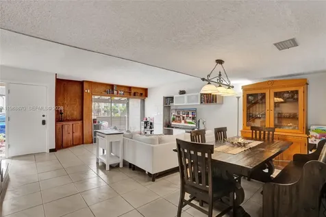 16465 NE 26th Avenue North Miami Beach FL 33160