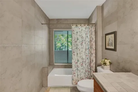 16465 NE 26th Avenue North Miami Beach FL 33160